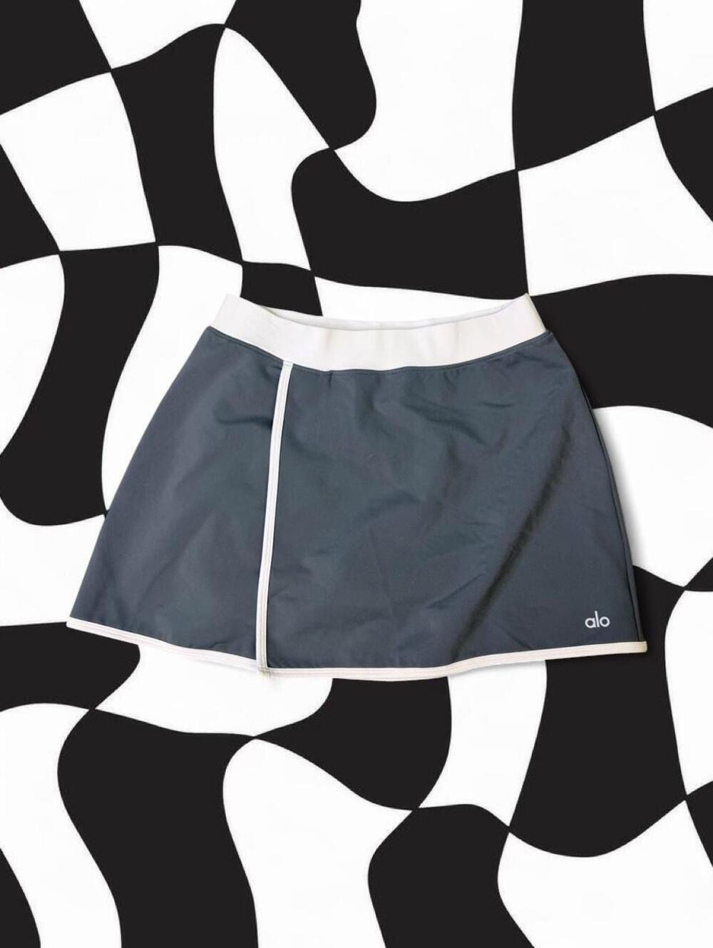 Alo Yoga gray mini skirt with white trim